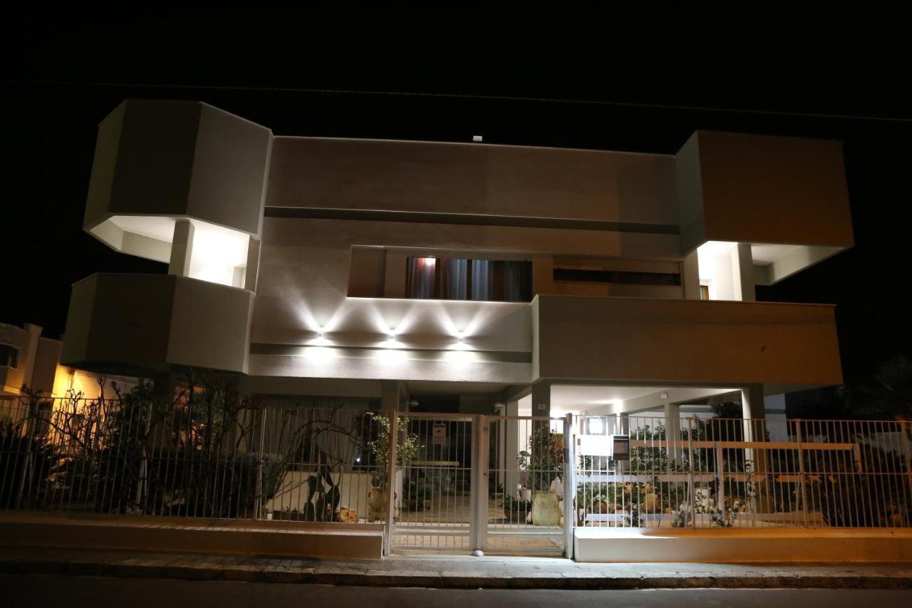Bed and Breakfast Virò House Squinzano Esterno foto