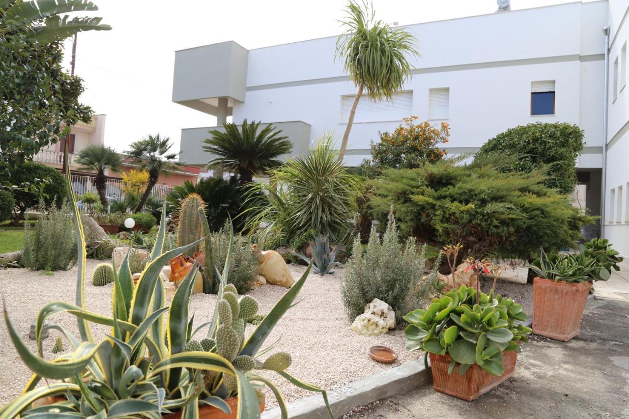 Bed and Breakfast Virò House Squinzano Esterno foto