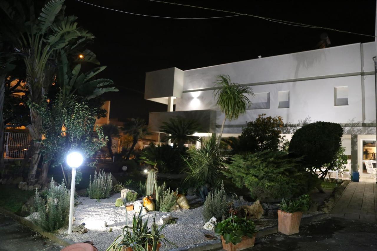 Bed and Breakfast Virò House Squinzano Esterno foto