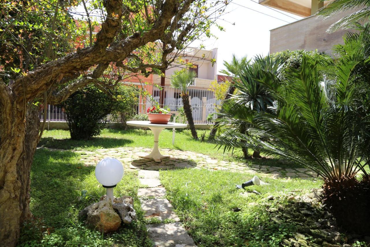 Bed and Breakfast Virò House Squinzano Esterno foto